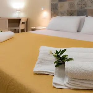  Bed & Breakfast Doride Italy