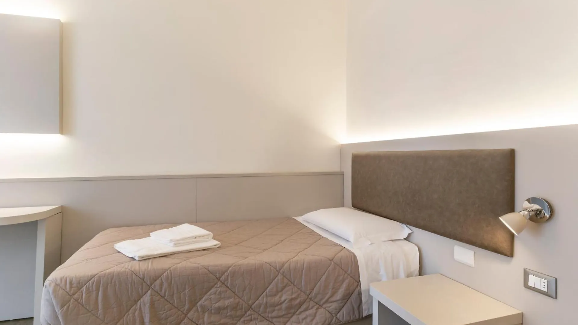 Uniho Hostel Pavia Italy
