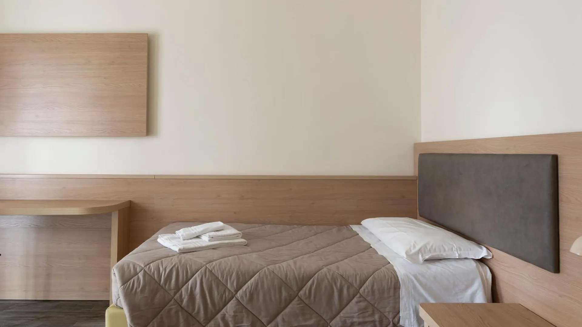 Uniho Hostel Pavia Italy