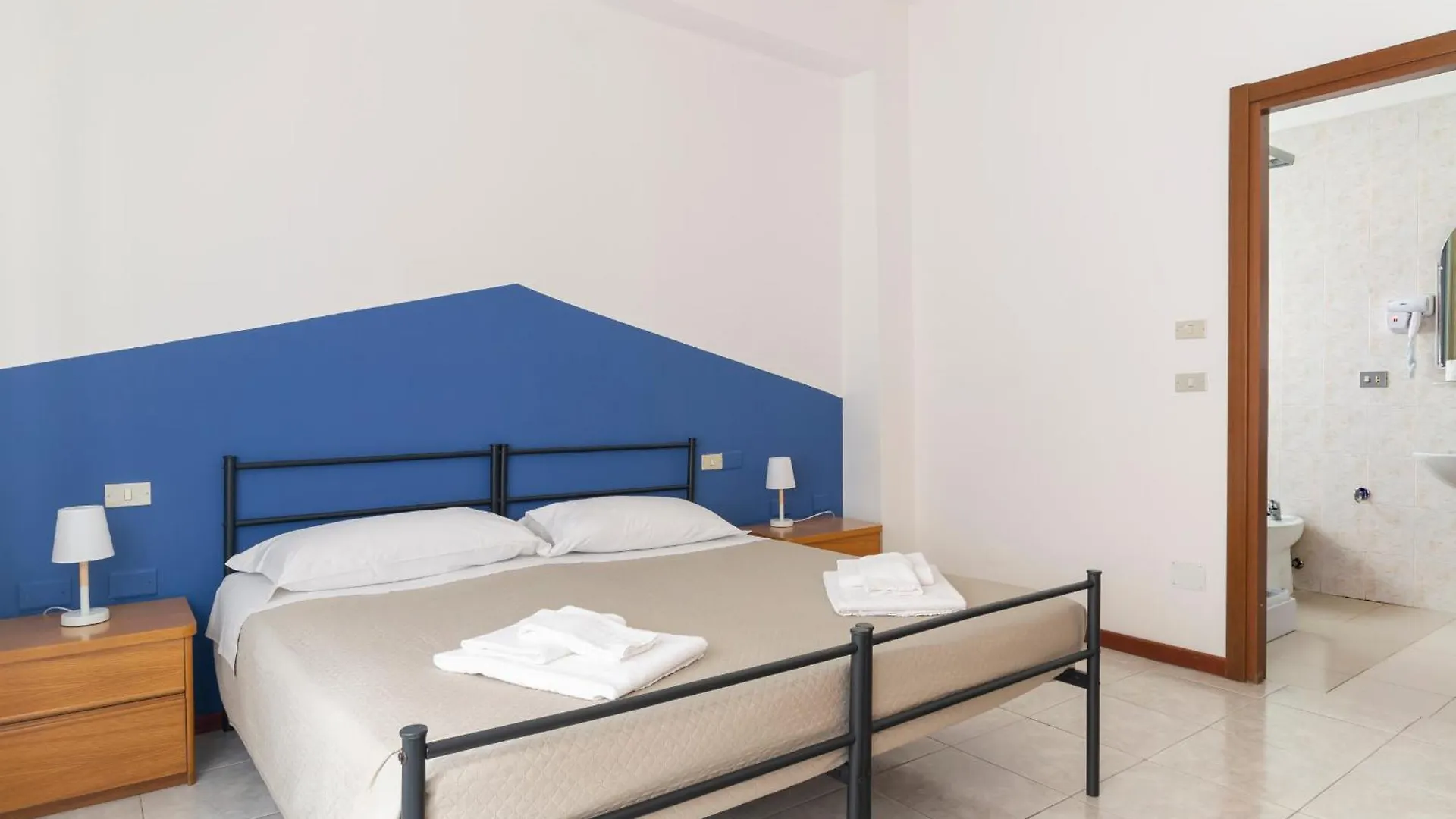Uniho Hostel Pavia Italy