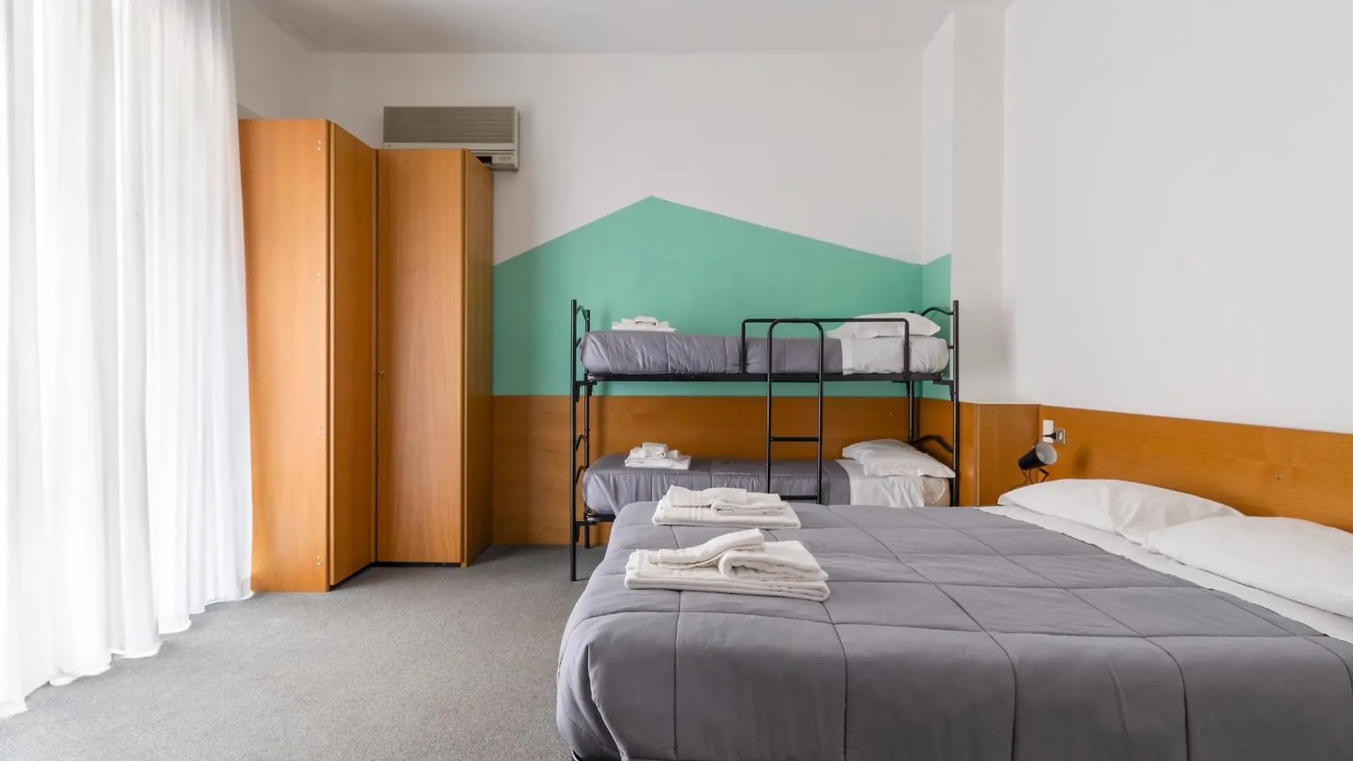 Uniho Hostel Pavia 0*,  Italy