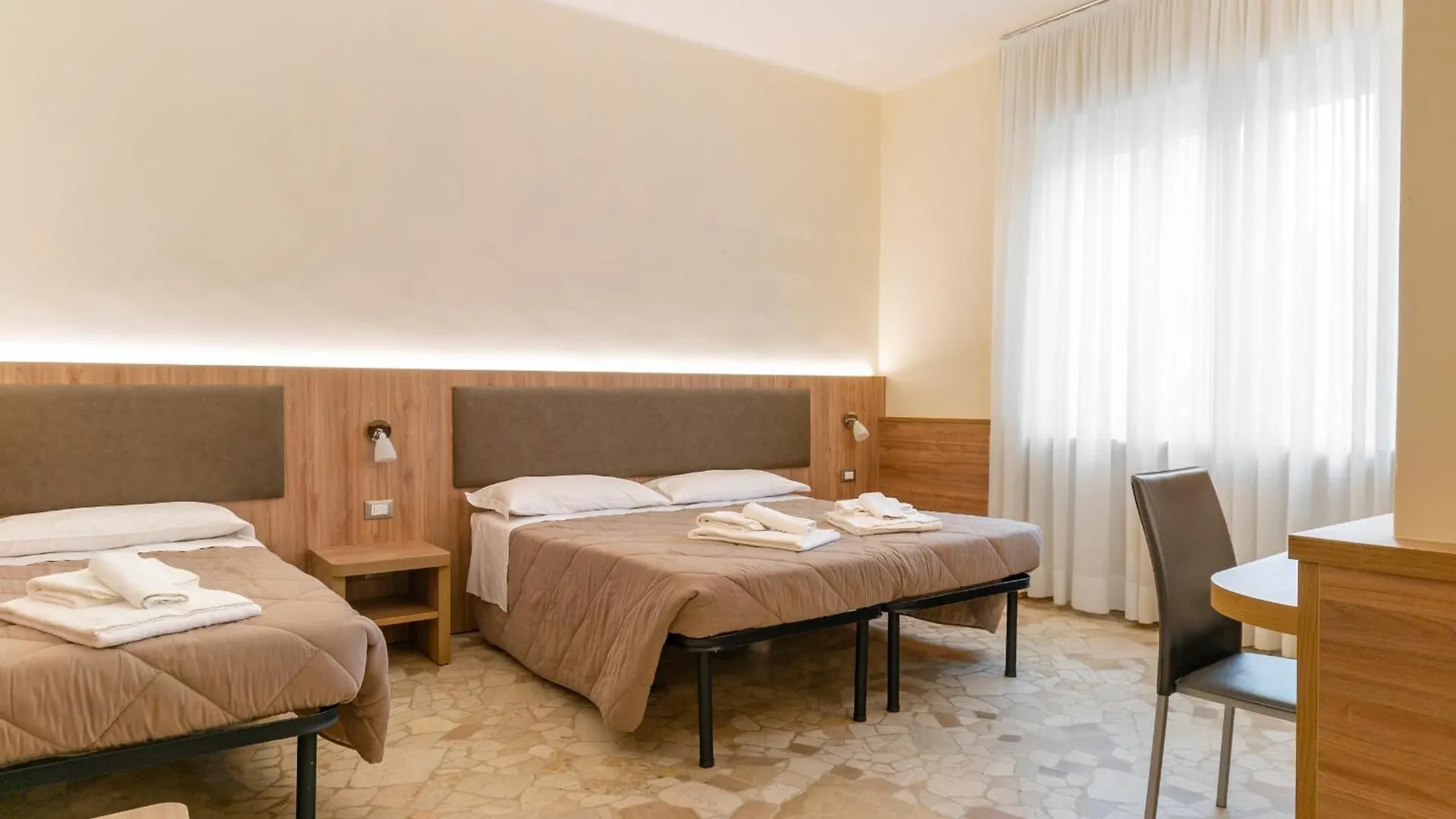 Uniho Hostel Pavia Italy