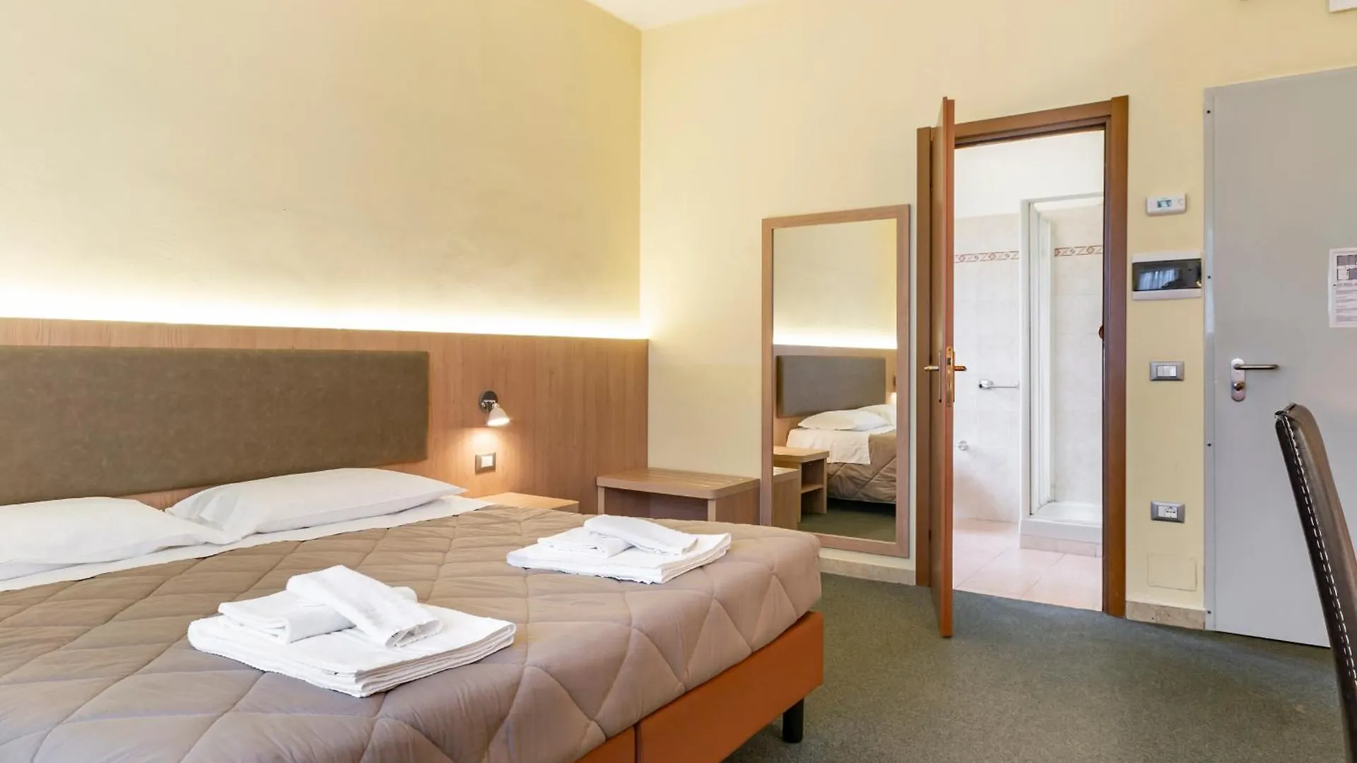 Uniho Hostel Pavia