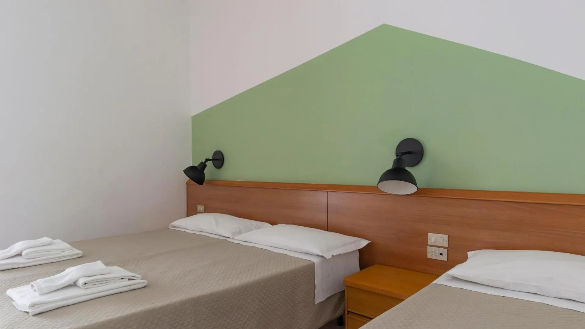 Uniho Hostel Pavia 0*,