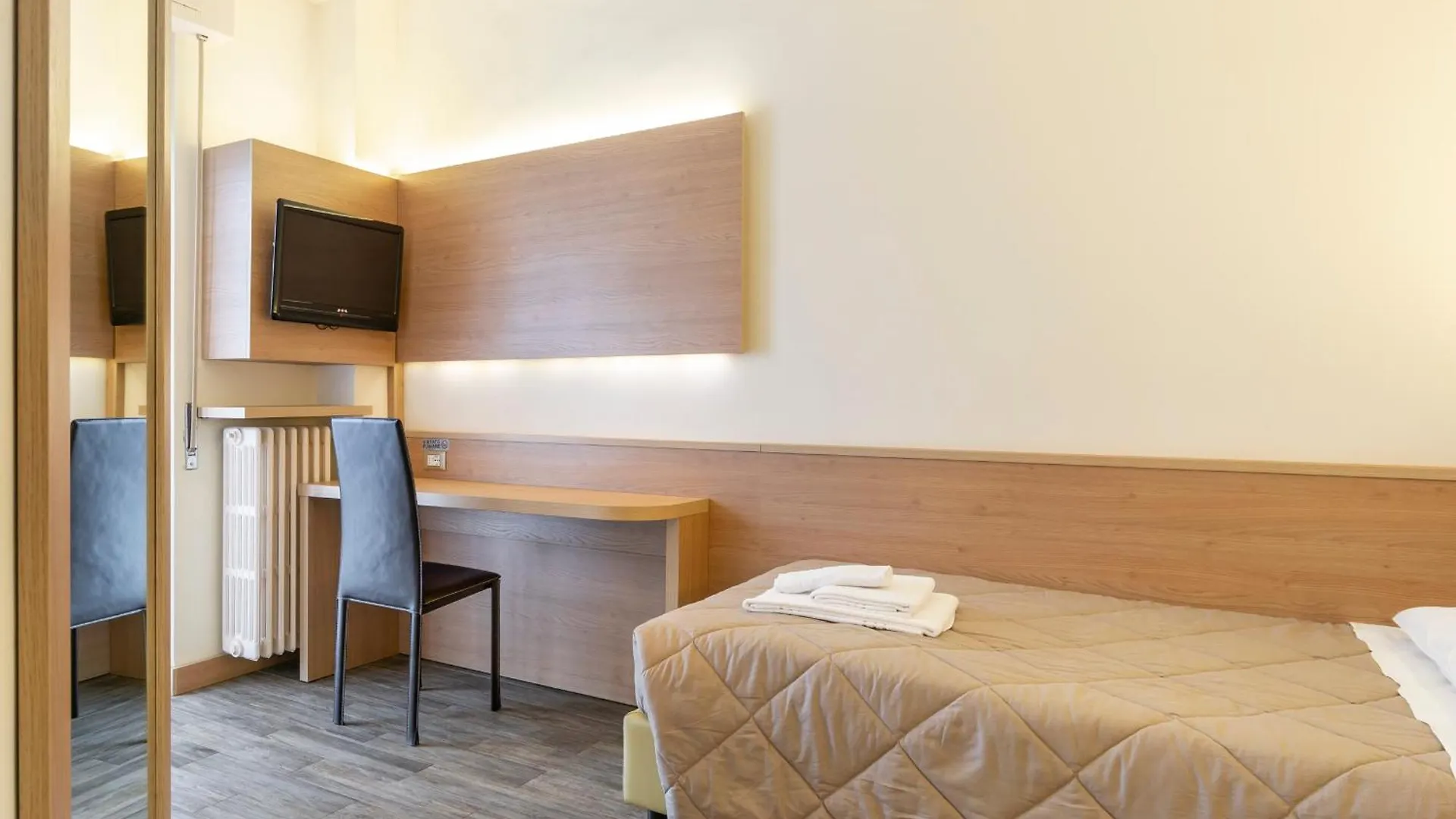 Uniho Hostel Pavia Italy